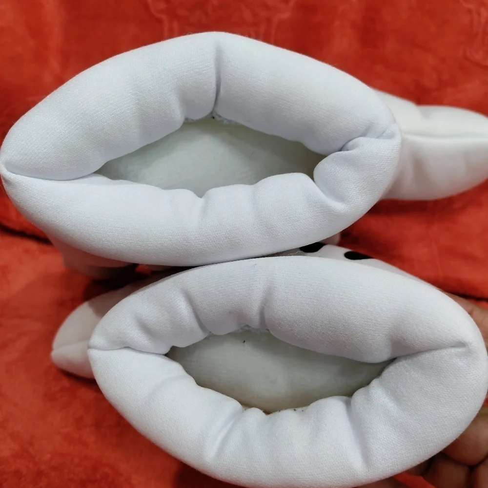 Disney Parks Mickey Mouse white puffy gloves